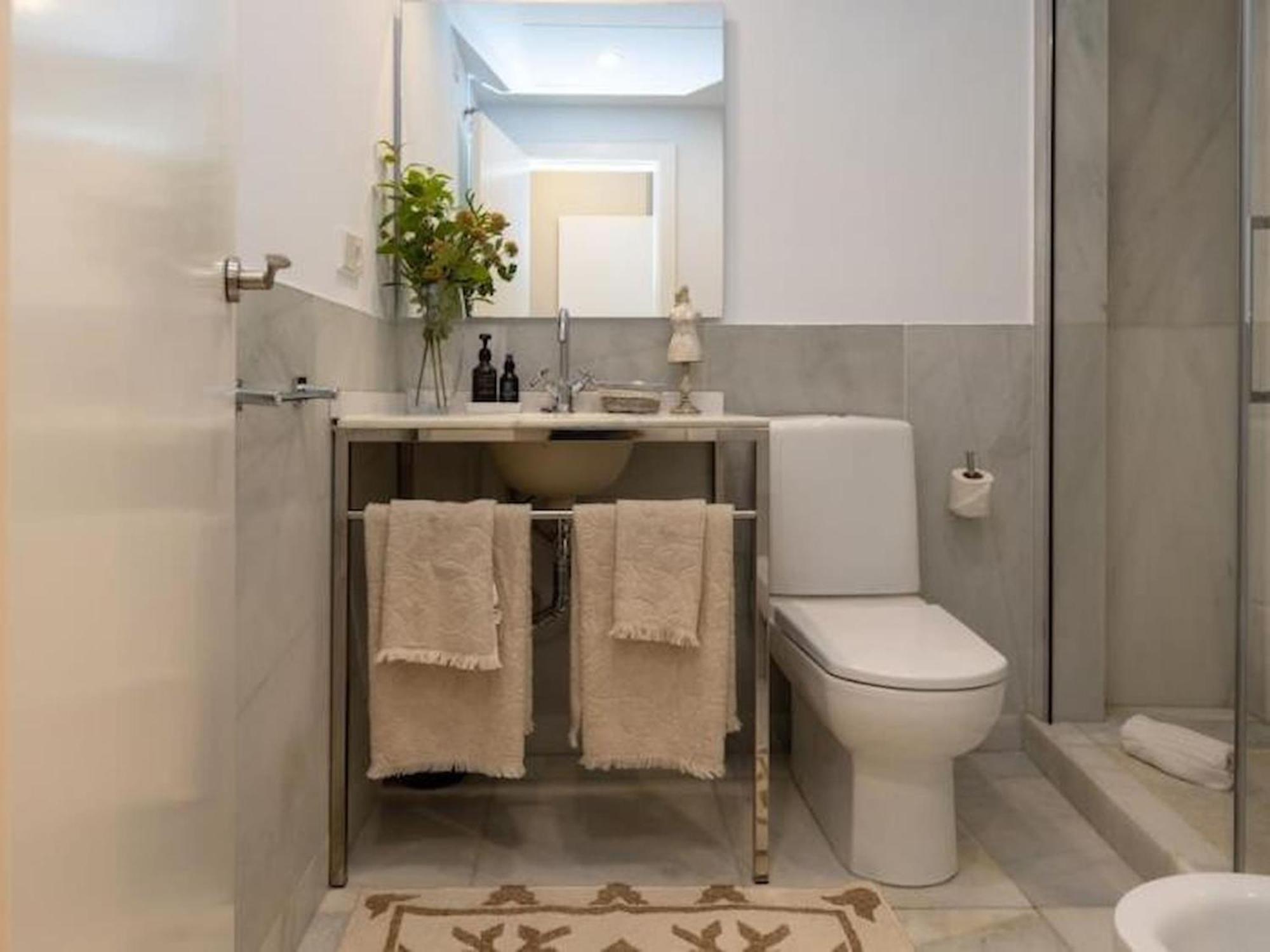 Trinidad Deluxe 5 Apartment Granada Ngoại thất bức ảnh