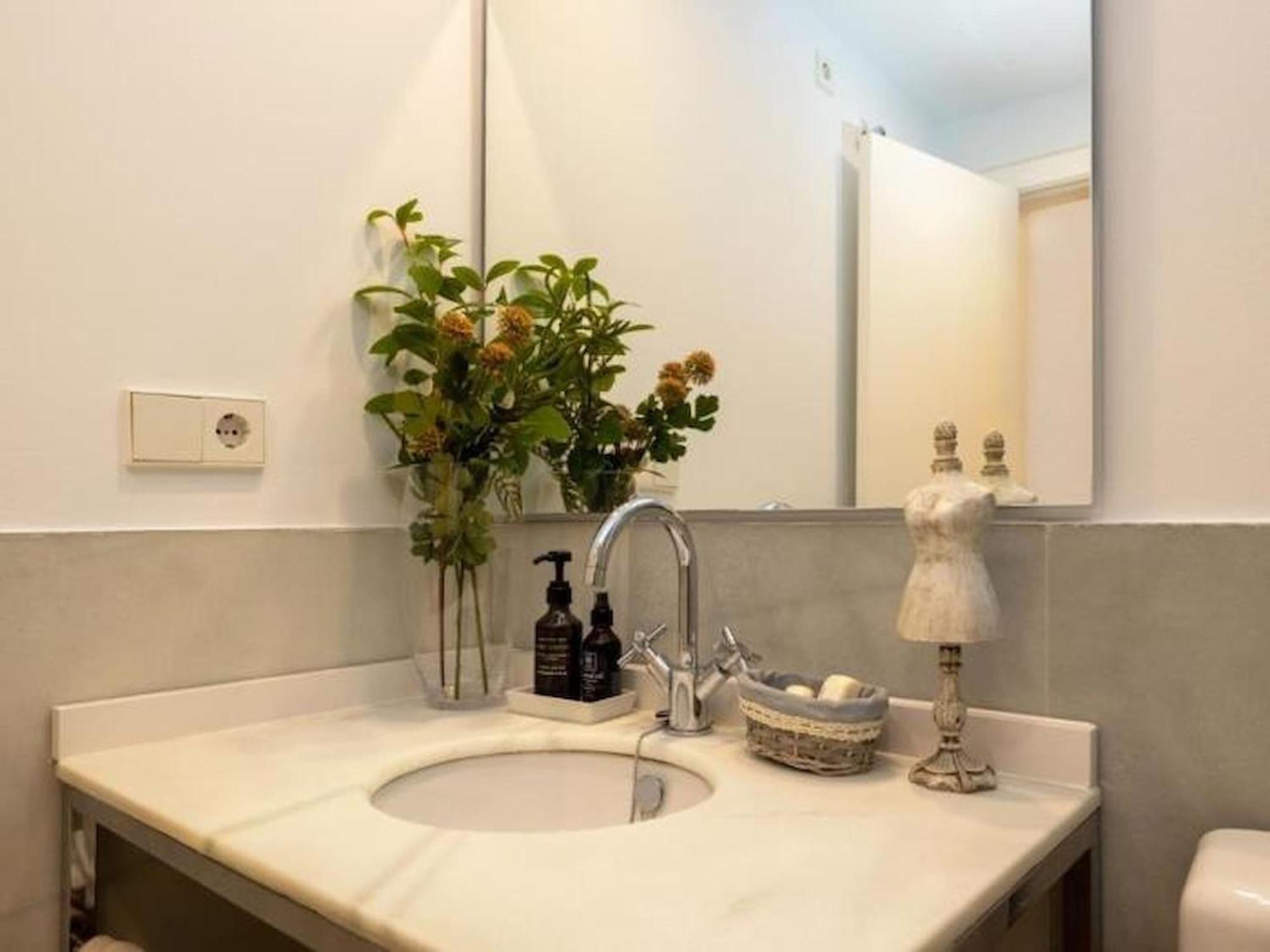 Trinidad Deluxe 5 Apartment Granada Ngoại thất bức ảnh
